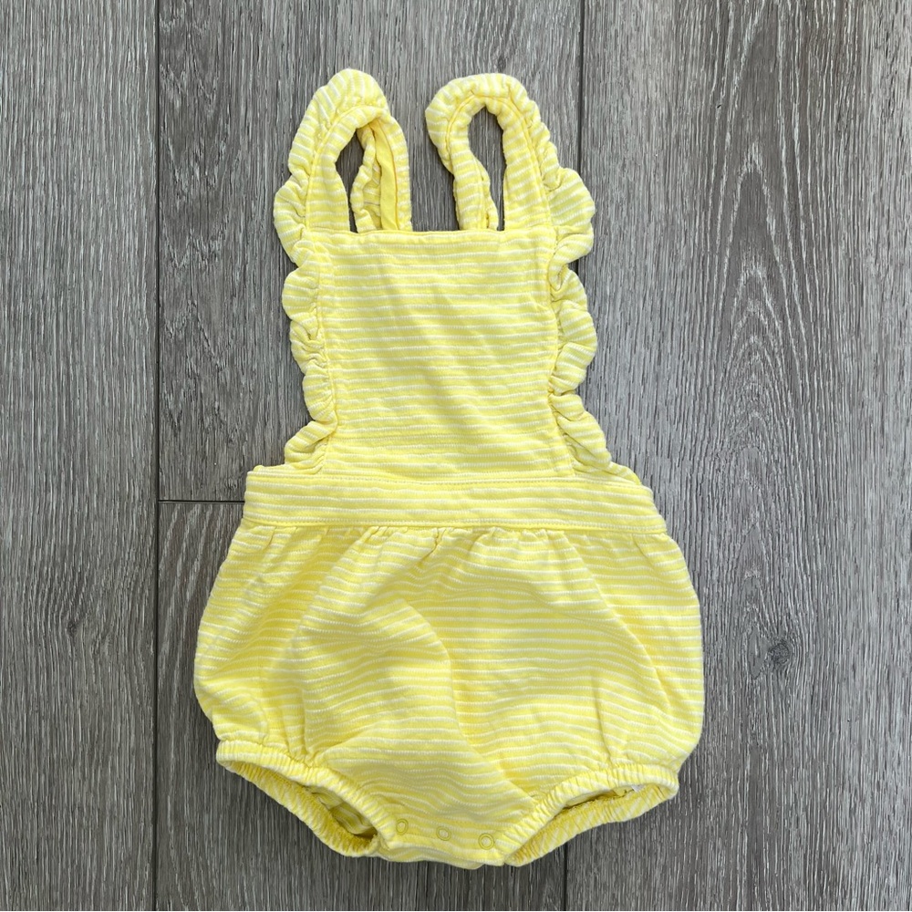 CAT AND JACK SLEEVELESS BUBBLE ROMPER YELLOW 12MO
